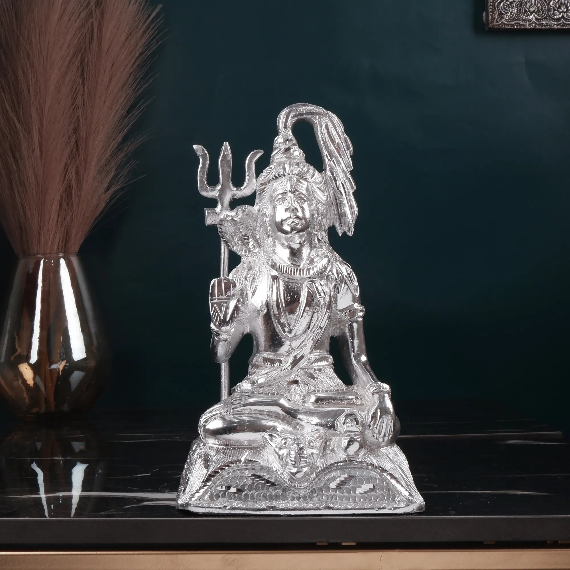 White Metal Shankar Idol (9.4 Inch)