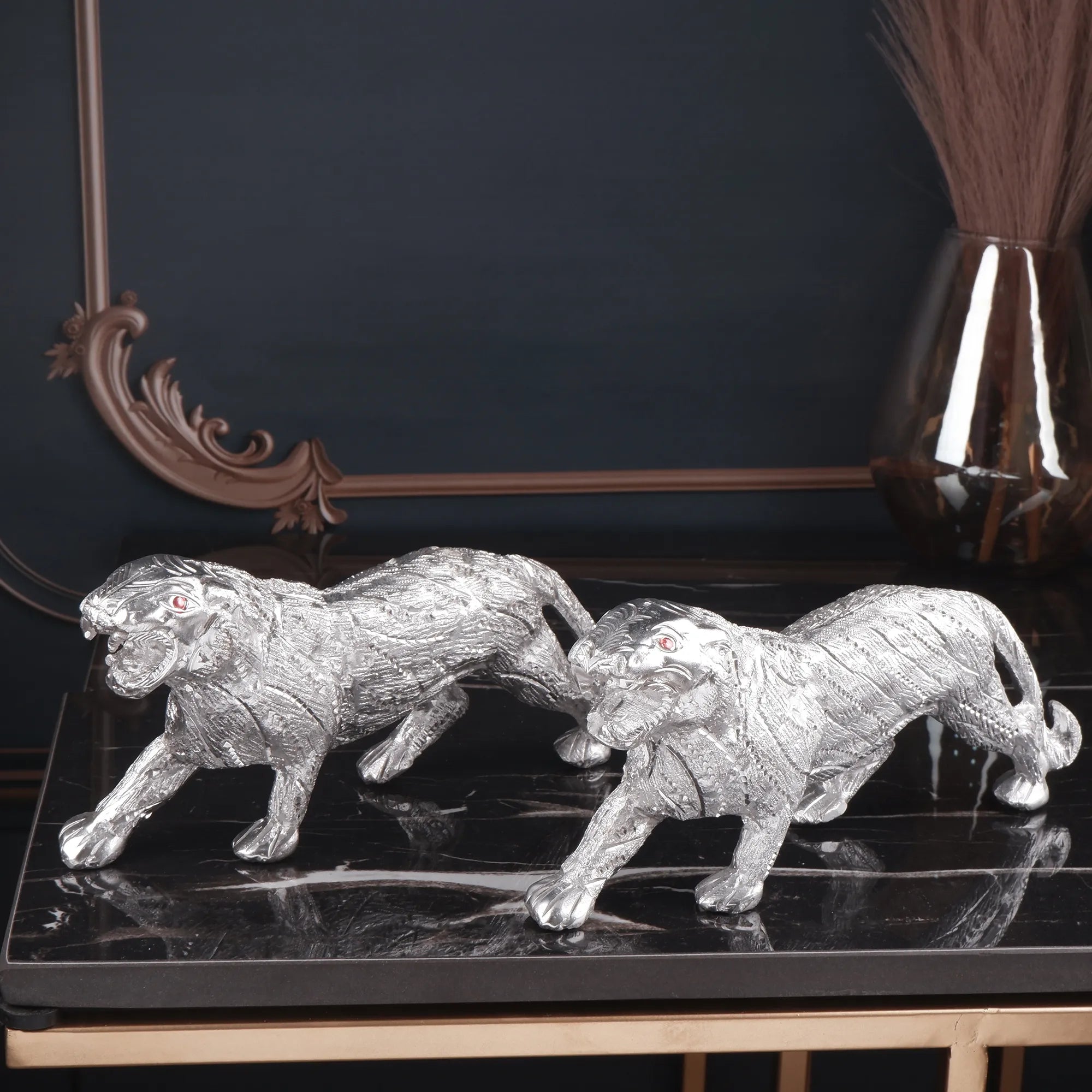 White Metal Lion Set (3.9 Inch)