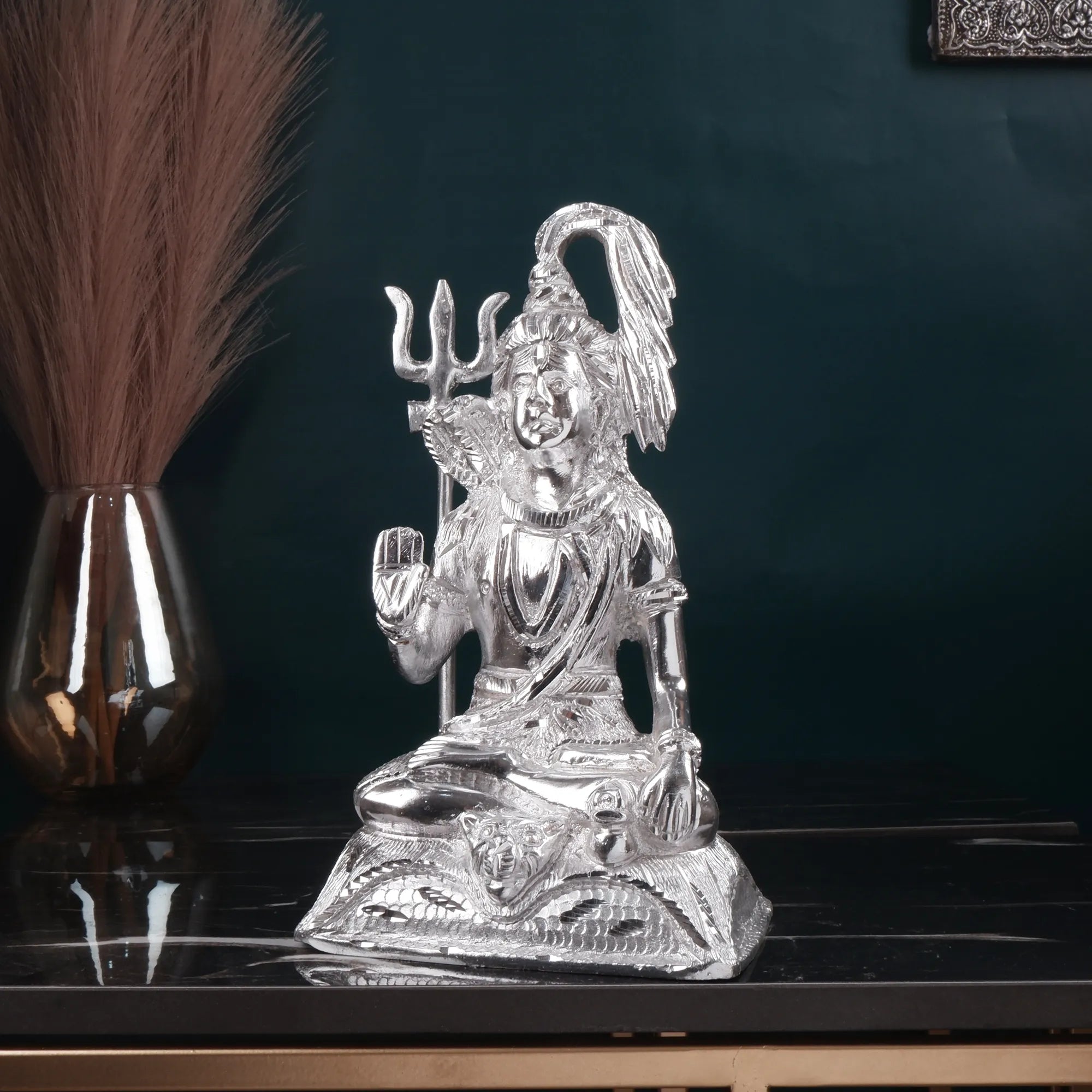 White Metal Shankar Idol (9.4 Inch)