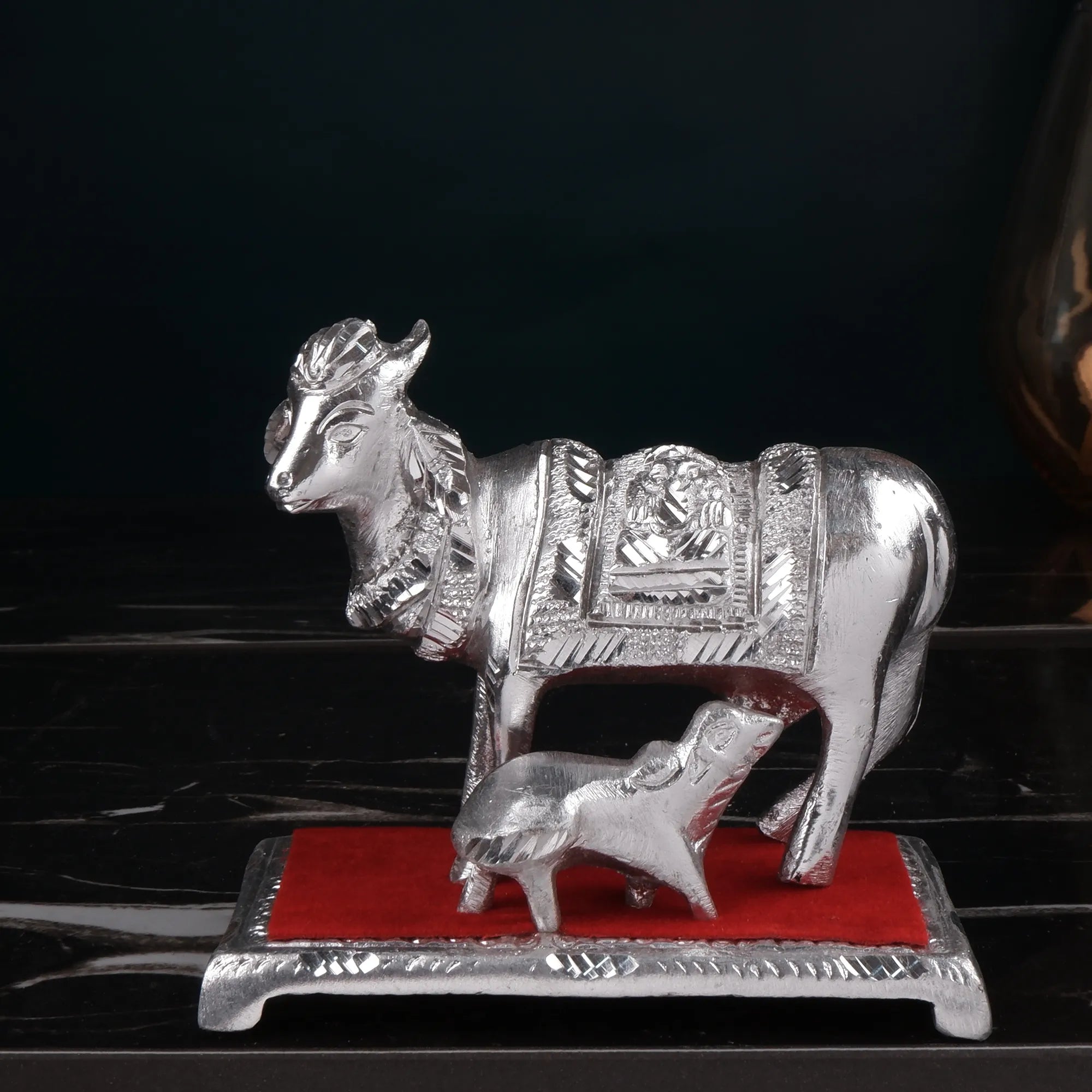 White Metal Gai Bachda(Cow & Calf) (4.3 Inch)