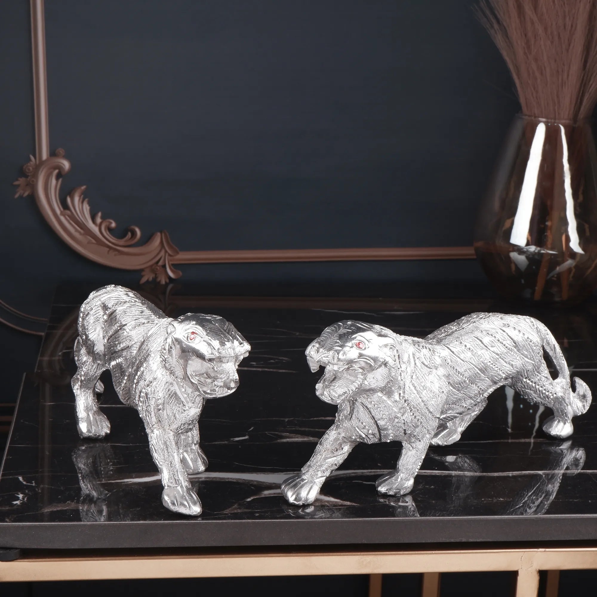 White Metal Lion Set (3.9 Inch)