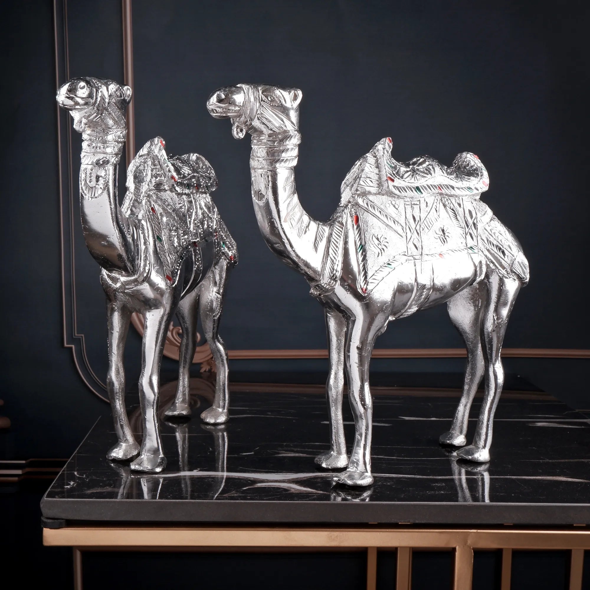 White Metal Camel Set (11.8 Inch)