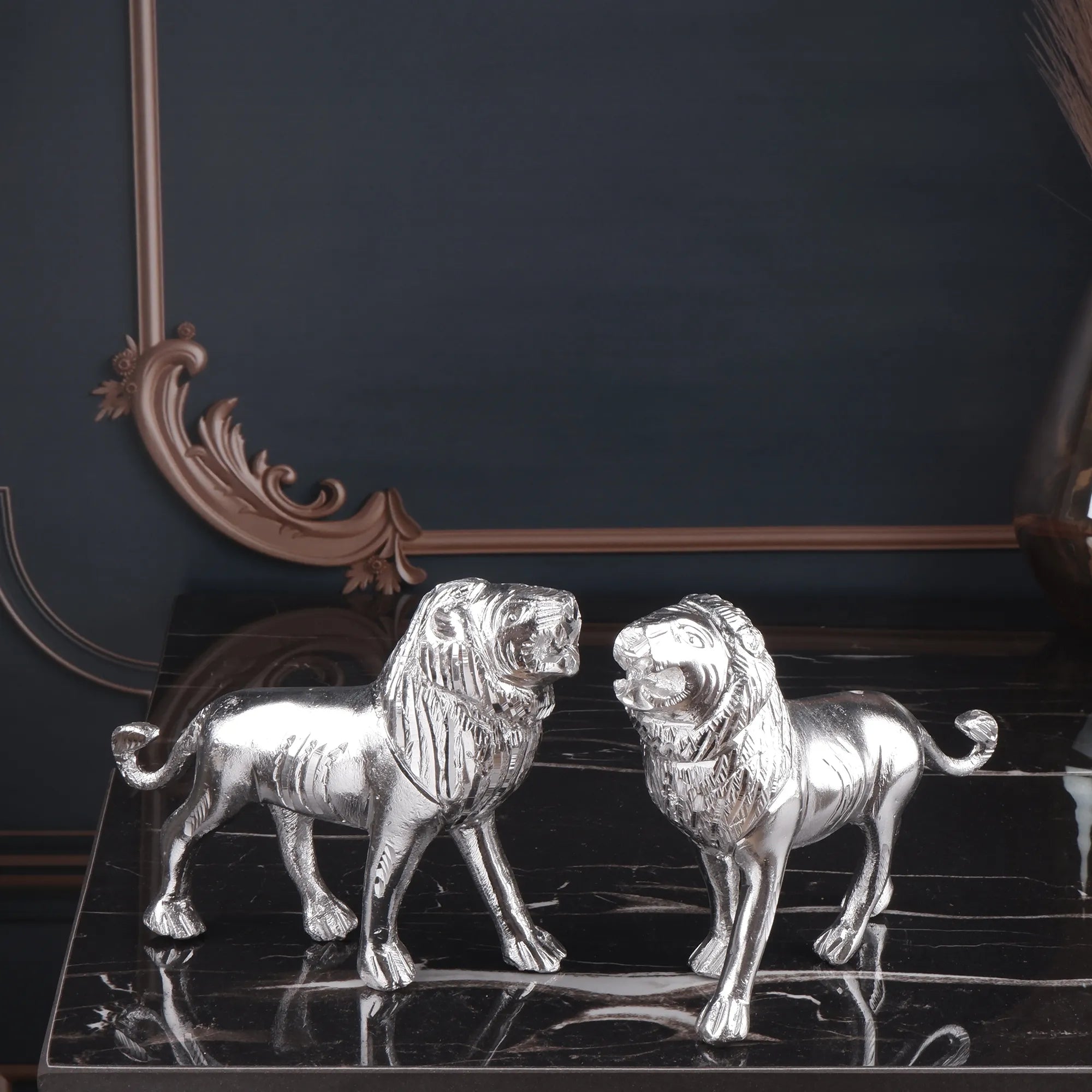 White Metal Lion Set (4.7 Inch)